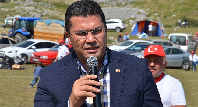 MHP OSMANİYE MİLLETVEKİLİ DOÇ. DR. RUHİ ERSOY, “TÜRK MİLLETİNİN AZİM VE KARARLIĞI YEGÂNE SERVETİ VE SERMAYESİ BİRLİK BERABERLİĞİDİR” DEDİ. (İSMAİL KABAKDERE - M. MUTTALİP YALÇIN/ÇORUM-İHA)