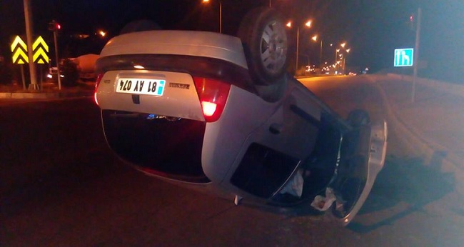 OTOMOBİL TAKLA ATTI: 1 YARALI