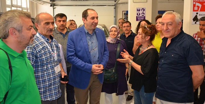 ESKİ MEZUNLAR YİNE OKULLARINDA
