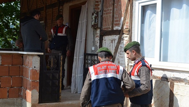 GENÇ KIZ EVİNDE ÖLÜ BULUNDU