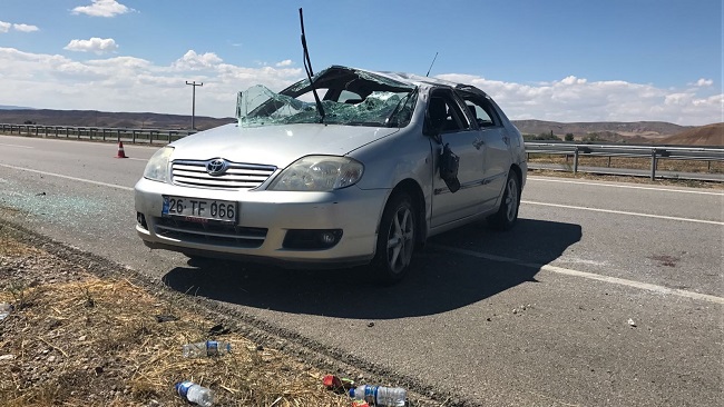 SUNGURLU’DA OTOMOBİL TAKLA ATTI
