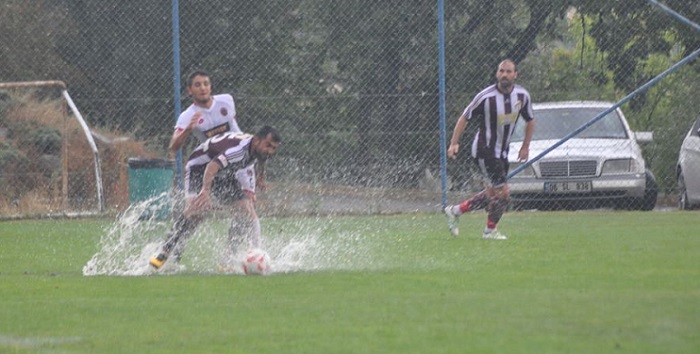 BELEDİYESPOR YAĞMUR KURBANI OLDU