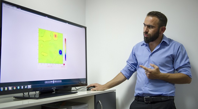 TOPRAĞIN ALTINA YERLEŞTİRİLEN PATLAYICI MADDELER, ARTIK TORUK İLE TESPİT EDİLECEK. İDEM TEKNOLOJİ GENEL MÜDÜRÜ İDRİS ÖZDEMİR, ÇALIŞMALAR HAKKINDA BİLGİ VERDİ. (ÖMER ÇETİN/ANKARA-İHA)