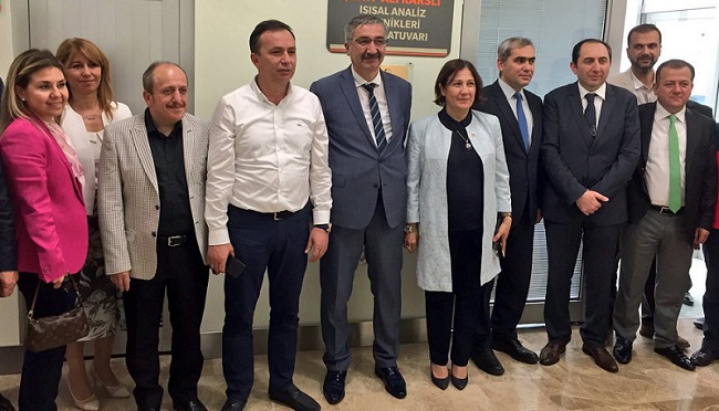 SAĞLIK BAKANLIĞI TÜRKİYE İLAÇ VE TIBBİ CİHAZ KURUMU İLE KISA ADI HÜBTUAM OLAN HİTİT ÜNİVERSİTESİ BİLİMSEL TEKNİK UYGULAMA VE ARAŞTIRMA MERKEZİ ARASINDA TIBBİ CİHAZLARIN TESTLERİNİN YAPILMASI ÜZERİNE GEÇTİĞİMİZ YIL EKİM AYINDA İMZALANAN PROTOKOL GEREĞİ “YETKİLENDİRME” SÜRECİ TAMAMLANDI. (İHA/ÇORUM-İHA)