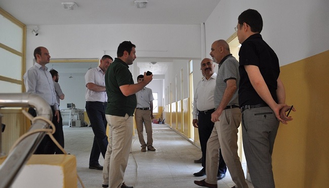 ÇORUM’UN BAYAT İLÇESİNDE BU YIL EĞİTİM FAALİYETLERİNE BAŞLAYACAK OLAN MESLEK YÜKSEK OKULU HİZMET BİNASININ TADİLATI BELEDİYE TARAFINDAN YAPILARAK HİTİT ÜNİVERSİTESİ’NE TESLİM EDİLDİ. (İHA/ÇORUM-İHA)