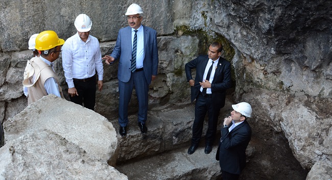 ÇORUM’DA BULUNAN HELENİSTİK DÖNEMİNE AİT ANTİK ÖRÜKAYA BARAJI'NIN GÜN YÜZÜNE ÇIKARILMASI İÇİN ARKEOLOJİK KAZI ÇALIŞMASI BAŞLATILDI. (BÜLENT ÖZKALELİ - MUHAMMED MUTTALİP YALÇIN/ÇORUM-İHA)