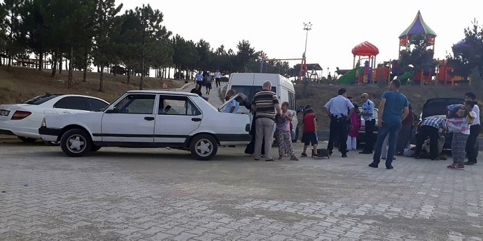 MESİRE YERİNDE KAVGA ETTİLER
