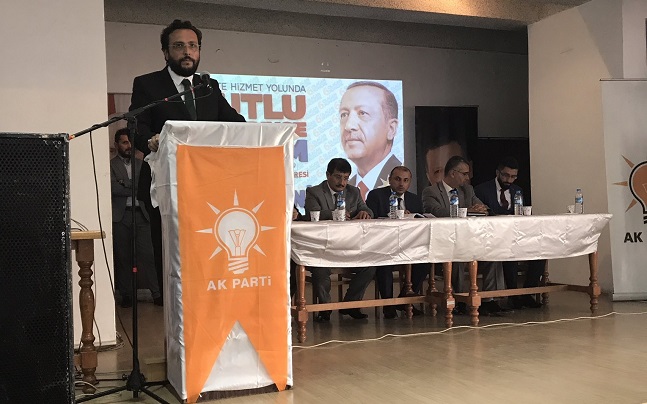 AK PARTİ İSKİLİP İLÇE BAŞKANLIĞI 6. OLAĞAN KONGRESİ'NDE TEKRAR İLÇE BAŞKANI SEÇİLEN MUSTAFA LEK GÜVEN TAZELEDİ. (İHA/ÇORUM-İHA)