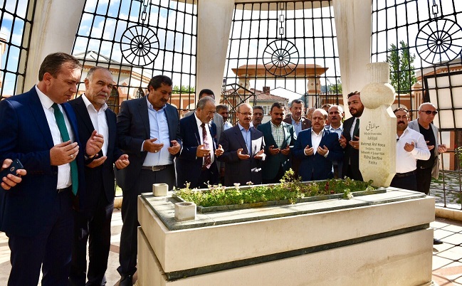 AK PARTİ İSKİLİP İLÇE BAŞKANLIĞI 6. OLAĞAN KONGRESİ'NDE TEKRAR İLÇE BAŞKANI SEÇİLEN MUSTAFA LEK GÜVEN TAZELEDİ. (İHA/ÇORUM-İHA)