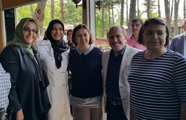 AK PARTİ ÇORUM MİLLETVEKİLİ LÜTFİYE İLKSEN CERİTOĞLU KURT İLE AK PARTİ İL BAŞKANI MEHMET KARADAĞ, OSMANCIK İLÇESİNE ÇIKARMA YAPTI. (İSMAİL KABAKDERE/ÇORUM-İHA)