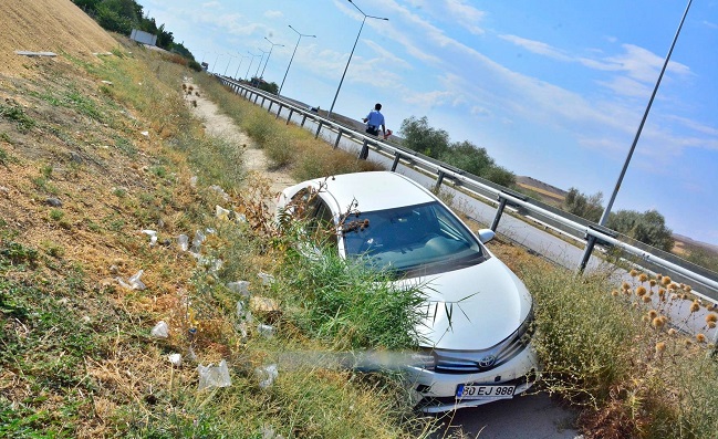ÇORUM'UN SUNGURLU İLÇESİNDE MEYDANA GELEN TRAFİK KAZASINDA 4 KİŞİ YARALANDI. (SERKAN ŞANSEVER/ÇORUM-İHA)