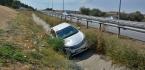 OTOMOBİL SU KANALINA UÇTU