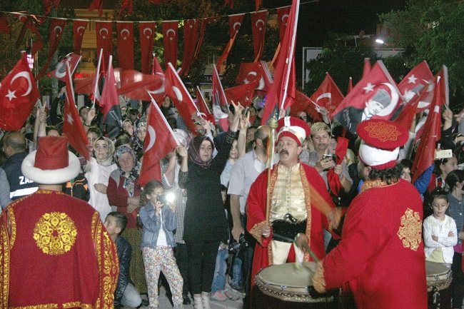 MEHTERAN İLGİYLE İZLENDİ (SERKAN ŞANSEVER/ÇORUM-İHA)