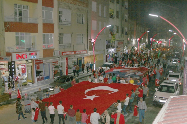 BÜYÜK KORTEJ OLUŞTURDULAR (SERKAN ŞANSEVER/ÇORUM-İHA)