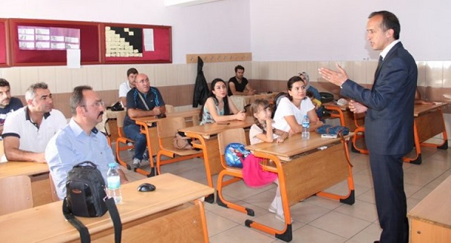 ÖĞRETMENLERE YENİ MÜFREDAT ANLATILDI