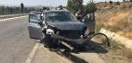 OTOMOBİL SU KANALINA ÇARPTI