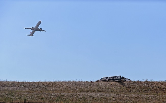 ATATÜRK HAVALİMANI'NDA YAŞANAN UÇAK KAZASININ BOYUTU HAVA AYDINLANINCA ORTAYA ÇIKTI. (İSMAİL COŞKUN/İSTANBUL-İHA)