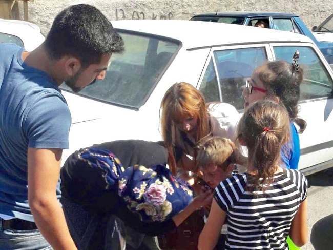 ÇORUM'UN SUNGURLU İLÇESİNDE 6 YAŞINDAKİ ÇOCUK, ARABA ÇARPMASI SONUCU YARALANDI. (SERKAN ŞANSEVER/ÇORUM-İHA)