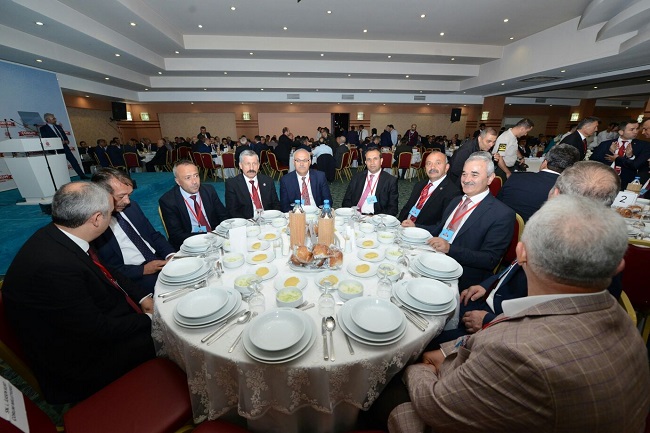 BAŞBAKAN BİNALİ YILDIRIM, ÇORUM’DA KANAAT ÖNDERLERİ VE SİVİL TOPLUM KURULUŞLARININ TEMSİLCİLERİYLE BİR ARAYA GELDİ. (İSMAİL KABAKDERE - MUHAMMED MUTTALİP YALÇIN/ÇORUM-İHA)