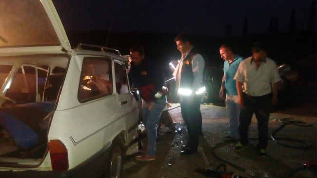 ÇORUM’UN SUNGURLU İLÇESİNDE İKİ OTOMOBİLİN ÇARPIŞMASI SONUCU MEYDANA GELEN TRAFİK KAZASINDA 1 KİŞİ ÖLDÜ, 3 KİŞİ DE YARALANDI. (SERKAN ŞANSEVER/ÇORUM-İHA)