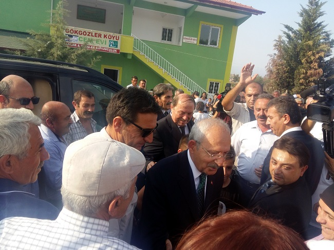 CHP LİDERİ KEMAL KILIÇDAROĞLU, ÇORUM PROGRAMI KAPSAMINDA LAÇİN İLÇESİNE BAĞLI GÖKGÖZLER KÖYÜNÜ ZİYARET ETTİ. (MUHAMMED MUTTALİP YALÇIN/ÇORUM-İHA)
