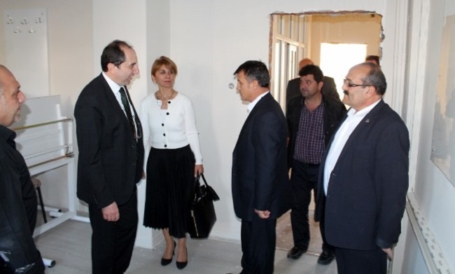 REKTÖR ÖĞRENCİLERİ ZİYARET ETTİ