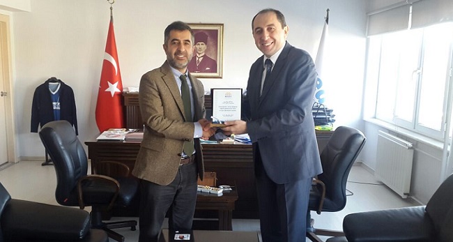 REKTÖR’DEN TEŞEKKÜR PLAKETİ