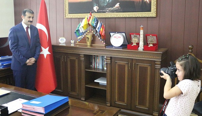 KAYMAKAM’IN FOTOĞRAFLARINI ÇEKTİ