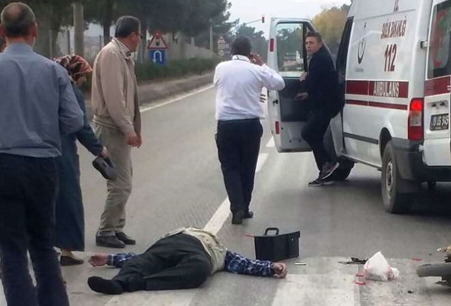 ELEKTRİKLİ BİSİKLETE ÇARPTI: 1 ÖLÜ