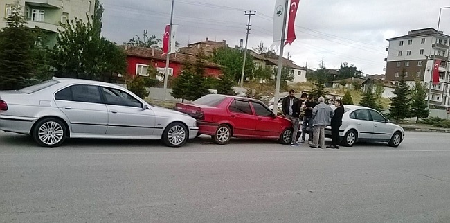 3 ARAÇ BİRBİRİNE GİRDİ (SERKAN ŞANSEVER/ÇORUM-İHA)