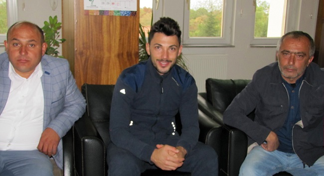 MİLLİ MAÇ NEDENİYLE LİGE VERİLEN ARAYI DEĞERLENDİRMEK İSTEYEN BEŞİKTAŞLI FUTBOLCU TOLGAY ARSLAN, MEMLEKETİ ÇORUM’A GELDİ. (MUHAMMED MUTTALİP YALÇIN/ÇORUM-İHA)