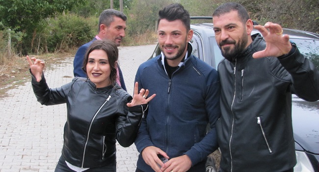 MİLLİ MAÇ NEDENİYLE LİGE VERİLEN ARAYI DEĞERLENDİRMEK İSTEYEN BEŞİKTAŞLI FUTBOLCU TOLGAY ARSLAN, BABA OCAĞINI ZİYARET ETTİ. (BÜLENT ÖZKALELİ - MUHAMMED MUTTALİP YALÇIN/ÇORUM-İHA)