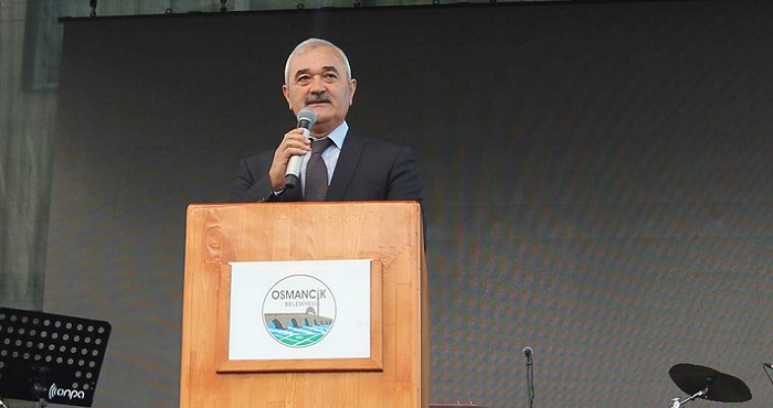 OSMANCIK BELEDİYE BAŞKANI HAMZA KARATAŞ, AÇILIŞ TÖRENİNDE YAPTIĞI KONUŞMADA İLÇENİN 30 YILLIK HAYALİ OLAN ŞEHİRLERARASI OTOBÜS TERMİNALİNİ HİZMETE AÇMANIN MUTLULUĞUNU YAŞADIKLARINI İFADE ETTİ (BÜLENT ÖZKALELİ/ÇORUM-İHA)