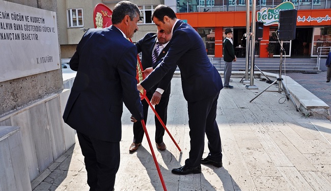 ÇELENK BIRAKILDI (SERKAN ŞANSEVER/ÇORUM-İHA)