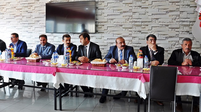 ÖĞRETMENEVİNDE YEMEK VERİLDİ (SERKAN ŞANSEVER/ÇORUM-İHA)