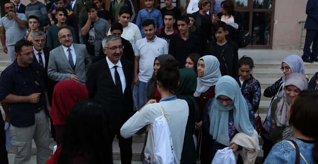 İÇİŞLERİ BAKANLIĞI’NIN "BİZ ANADOLUYUZ" PROJESİ KAPSAMINDA MARDİNLİ ÖĞRENCİLER ÇORUM’A GELDİ. (MUHAMMED MUTTALİP YALÇIN/ÇORUM-İHA)