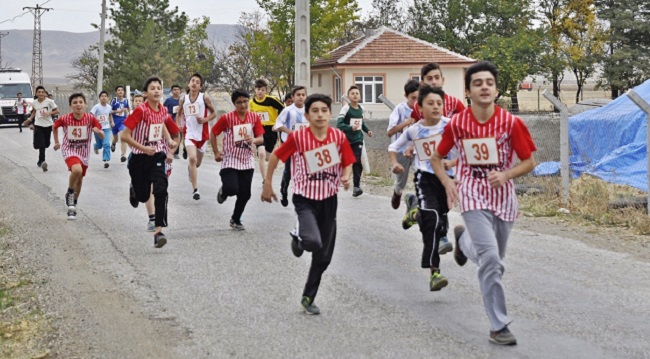 SUNGURLU'DA KROS YARIŞLADI (SERKAN ŞANSEVER/ÇORUM-İHA)