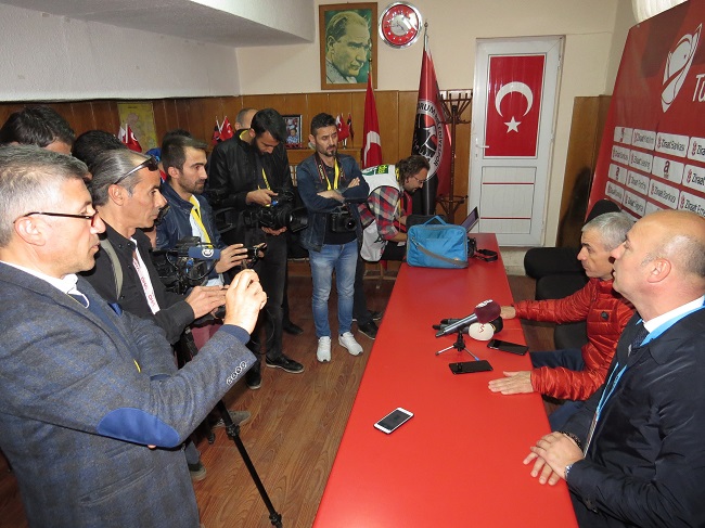 TRABZONSPOR TEKNİK DİREKTÖRÜ RIZA ÇALIMBAY, ZİRAAT TÜRKİYE KUPASI 4. TURU'NDA ÇORUM BELEDİYESPOR'U 6-0 MAĞLUP ETTİKLERİ KARŞILAŞMANIN ARDINDAN AÇIKLAMALARDA BULUNDU. (MUHAMMED MUTTALİP YALÇIN/ÇORUM-İHA)