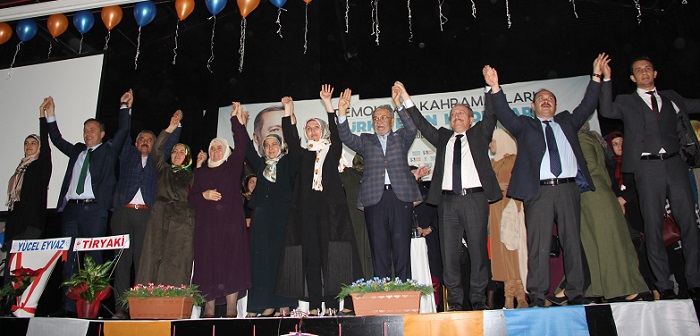 AK PARTİ ALACA KADIN KOLLARI OLAĞAN KONGRESİNDE TEKRAR İLÇE BAŞKANLIĞI GÖREVİNE GETİRİLEN AYSEMA ARKLAN, GÜVEN TAZELEDİ. (MUHAMMED MUTTALİP YALÇIN/ÇORUM-İHA)