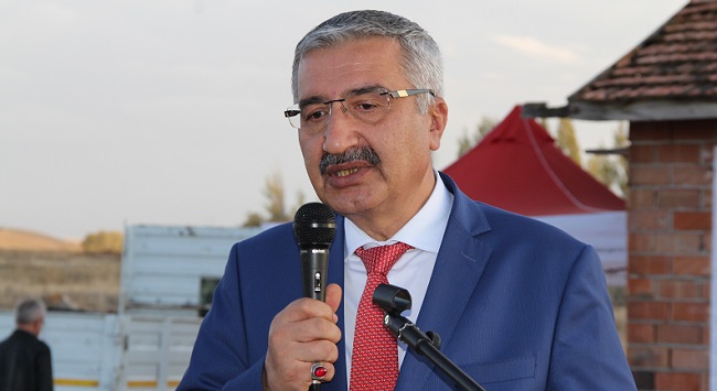 VALİ NECMEDDİN KILIÇ DA, ÇORUM’DA TARIM VE HAYVANCILIKTA YILLAR ÖNCE ATILAN TOHUMLARIN BUGÜN MEYVE VERMEYE BAŞLADIĞINI SÖYLEDİ. (MUHAMMED MUTTALİP YALÇIN/ÇORUM-İHA)