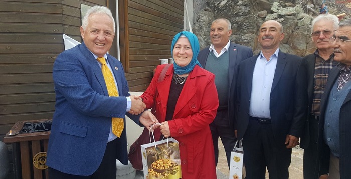 MUHTARLARIN HER ZAMAN YANINDAYIZ