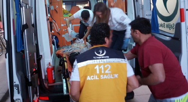 BALTAYLA KENDİNİ HASTANELİK ETTİ