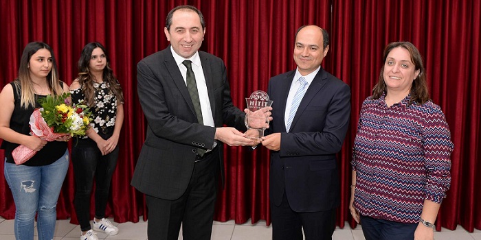 ÜNİVERSİTEDE DEVİR TESLİM TÖRENİ