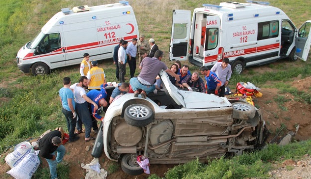 KARGI’DA OTOMOBİL ŞARAMPOLE UÇTU