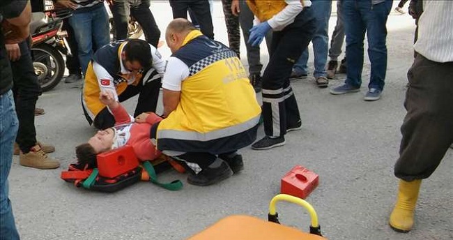 MOTOSİKLET İLE OTOMOBİL ÇARPIŞTI