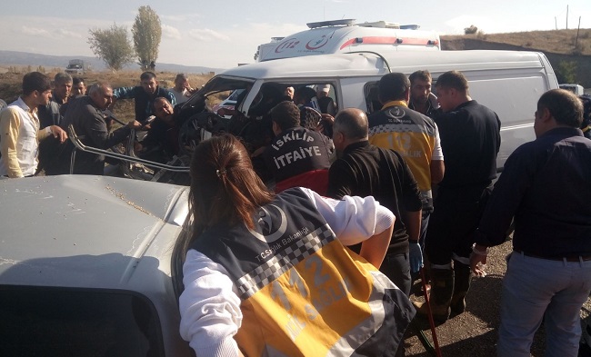 KÖPRÜ ÜZERİNDE KORKUNÇ KAZA