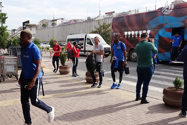 ZİRAAT TÜRKİYE KUPASI 4. TURU’NDA YARIN DEPLASMANDA ÇORUM BELEDİYESPOR İLE KARŞILAŞACAK OLAN TRABZONSPOR, ÇORUM’A GİTTİ. (GÖKMEN ŞAHİN/TRABZON-İHA)