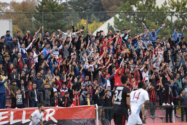 ZİRAAT TÜRKİYE KUPASI 4. TUR MAÇINDA TRABZONSPOR, DEPLASMANDA KARŞILAŞTIĞI ÇORUM BELEDİYESPOR'U 6-0 MAĞLUP EDEREK BİR ÜST TURA YÜKSELDİ. (MUHAMMED MUTTALİP YALÇIN/ÇORUM-İHA)