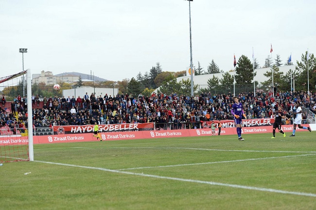 ZİRAAT TÜRKİYE KUPASI 4. TUR MAÇINDA TRABZONSPOR, DEPLASMANDA KARŞILAŞTIĞI ÇORUM BELEDİYESPOR'U 6-0 MAĞLUP EDEREK BİR ÜST TURA YÜKSELDİ. (MUHAMMED MUTTALİP YALÇIN/ÇORUM-İHA)