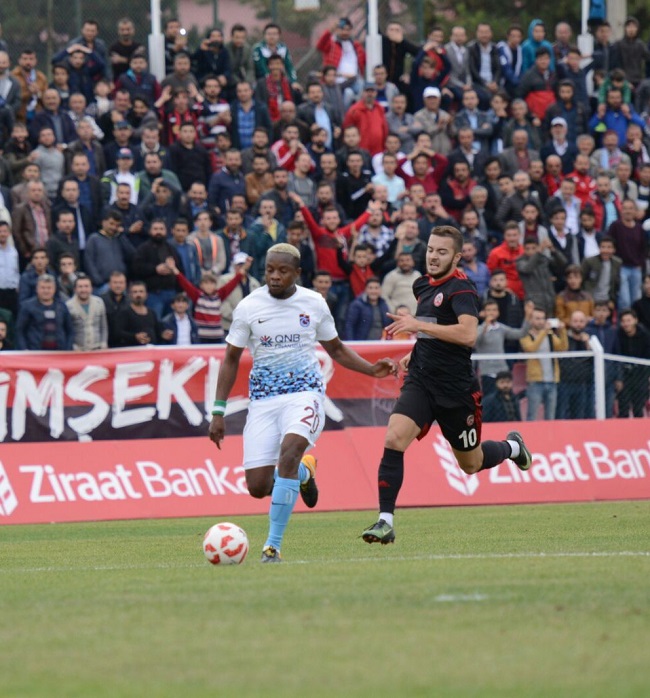 ZİRAAT TÜRKİYE KUPASI 4. TUR MAÇINDA TRABZONSPOR, DEPLASMANDA KARŞILAŞTIĞI ÇORUM BELEDİYESPOR'U 6-0 MAĞLUP EDEREK BİR ÜST TURA YÜKSELDİ. (MUHAMMED MUTTALİP YALÇIN/ÇORUM-İHA)